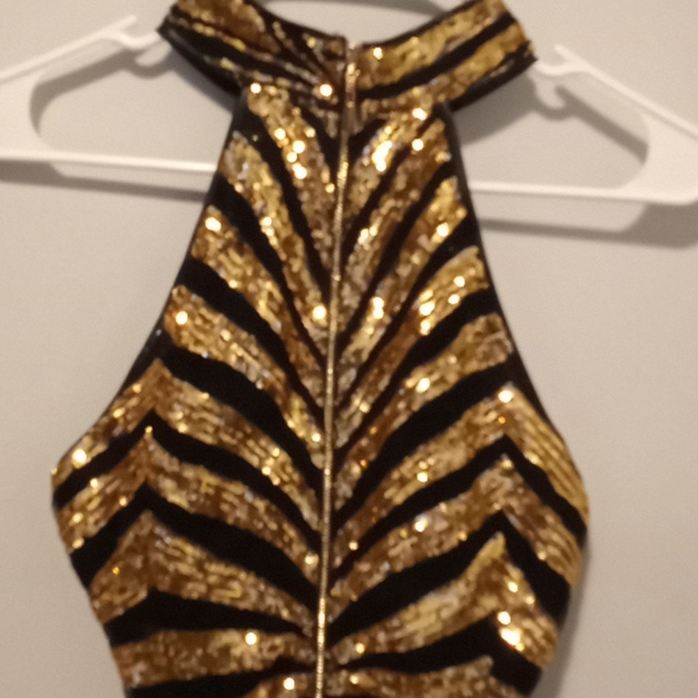 Dresses - Picture 2 of 3